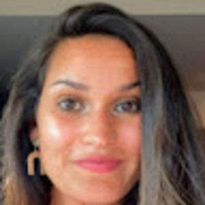 Meet your Posher, Maya